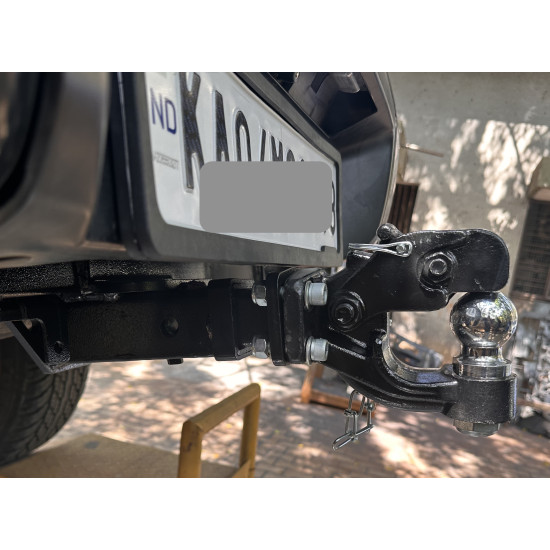 Isuzu v cross tow hitch bar.